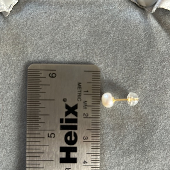 New Freshwater Pearls 925 Sterling Silver Hypoallergenic Stud Earrings - Picture 6 of 6